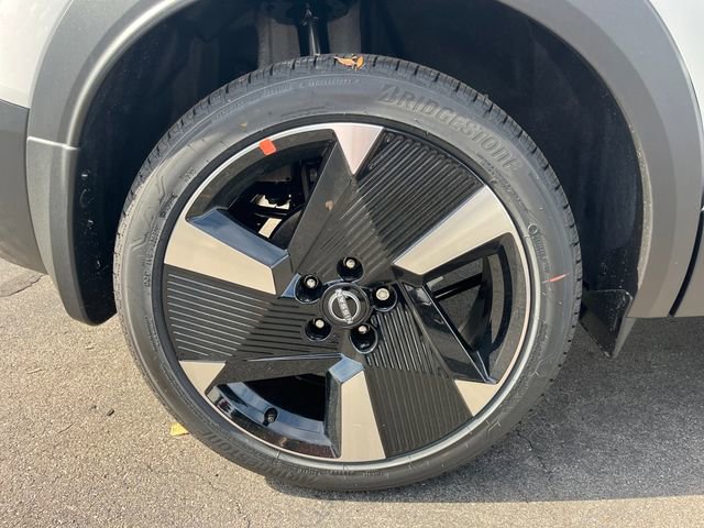 New 2026 Nissan Kicks SR w/ Cold Weather Package AWD/4WD image 12