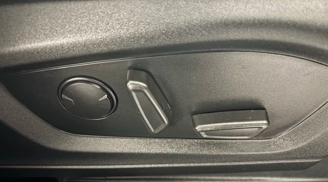 Used 2023 Ford Explorer XLT w/ Equipment Group 202A image 21