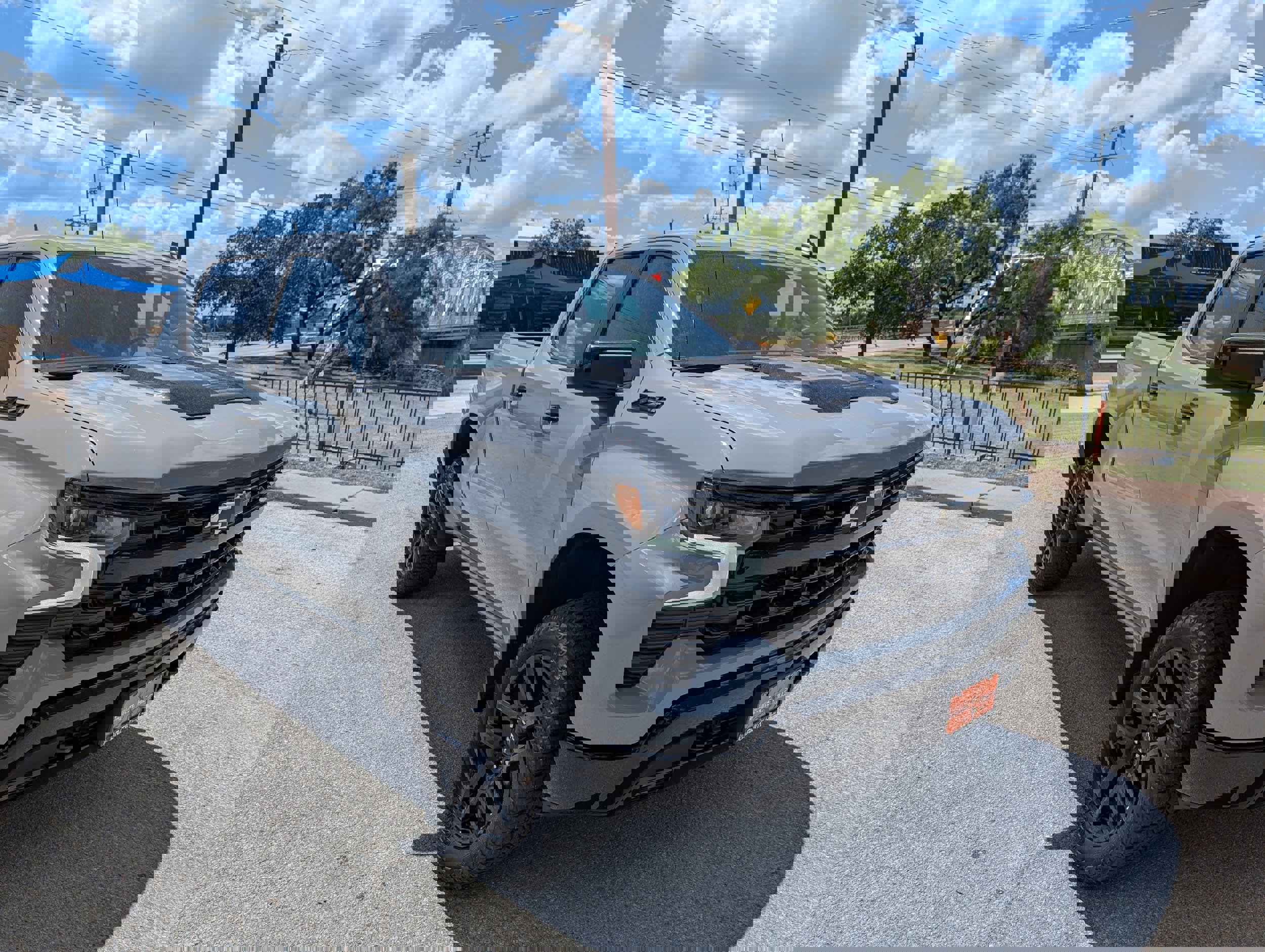 Used 2024 Chevrolet Silverado 1500 LT Trail Boss w/ Convenience Package II image 1