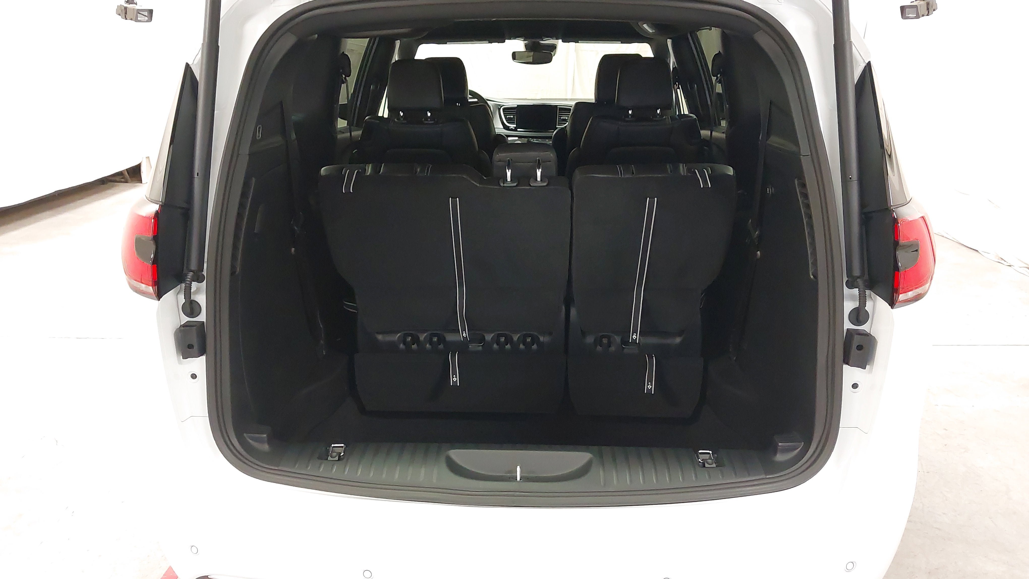 New 2027 Chrysler Pacifica Select FWD image 26