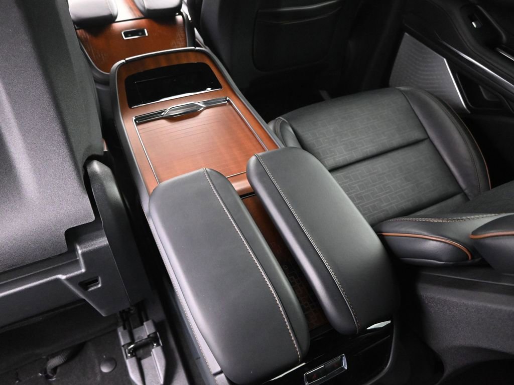 Used 2025 Lincoln Navigator Black Label image 13