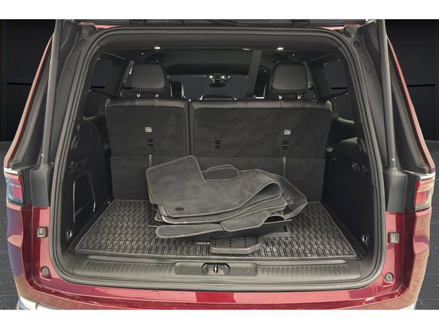 Used 2022 Jeep Wagoneer Series II AWD/4WD image 27