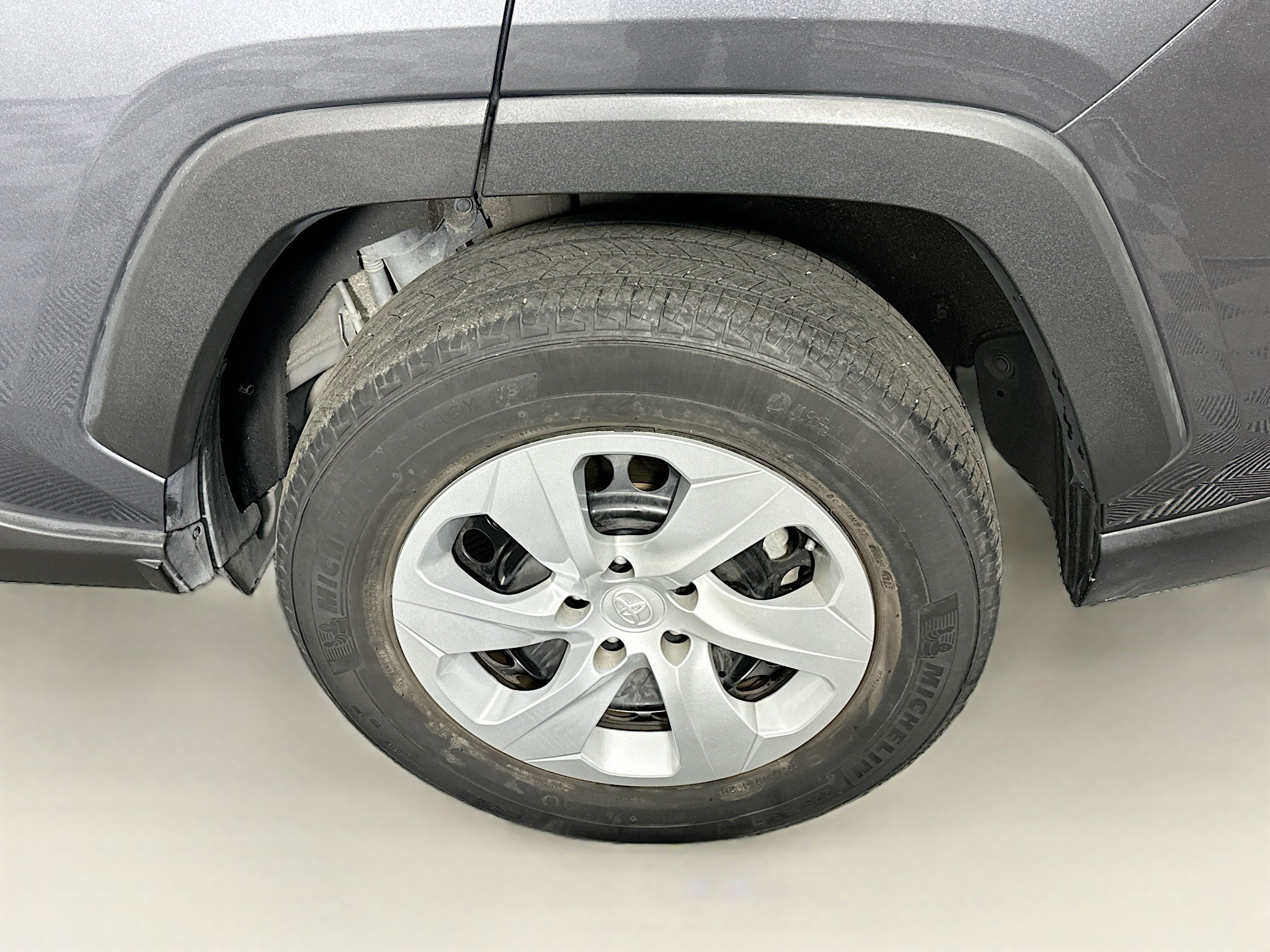 Used 2023 Toyota RAV4 LE FWD image 11
