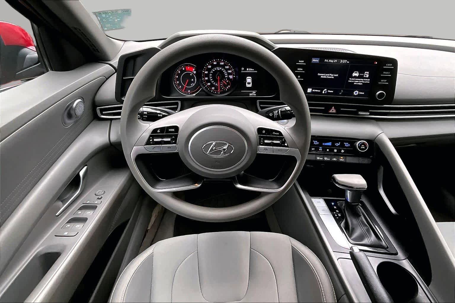 Used 2022 Hyundai Elantra SEL FWD image 11