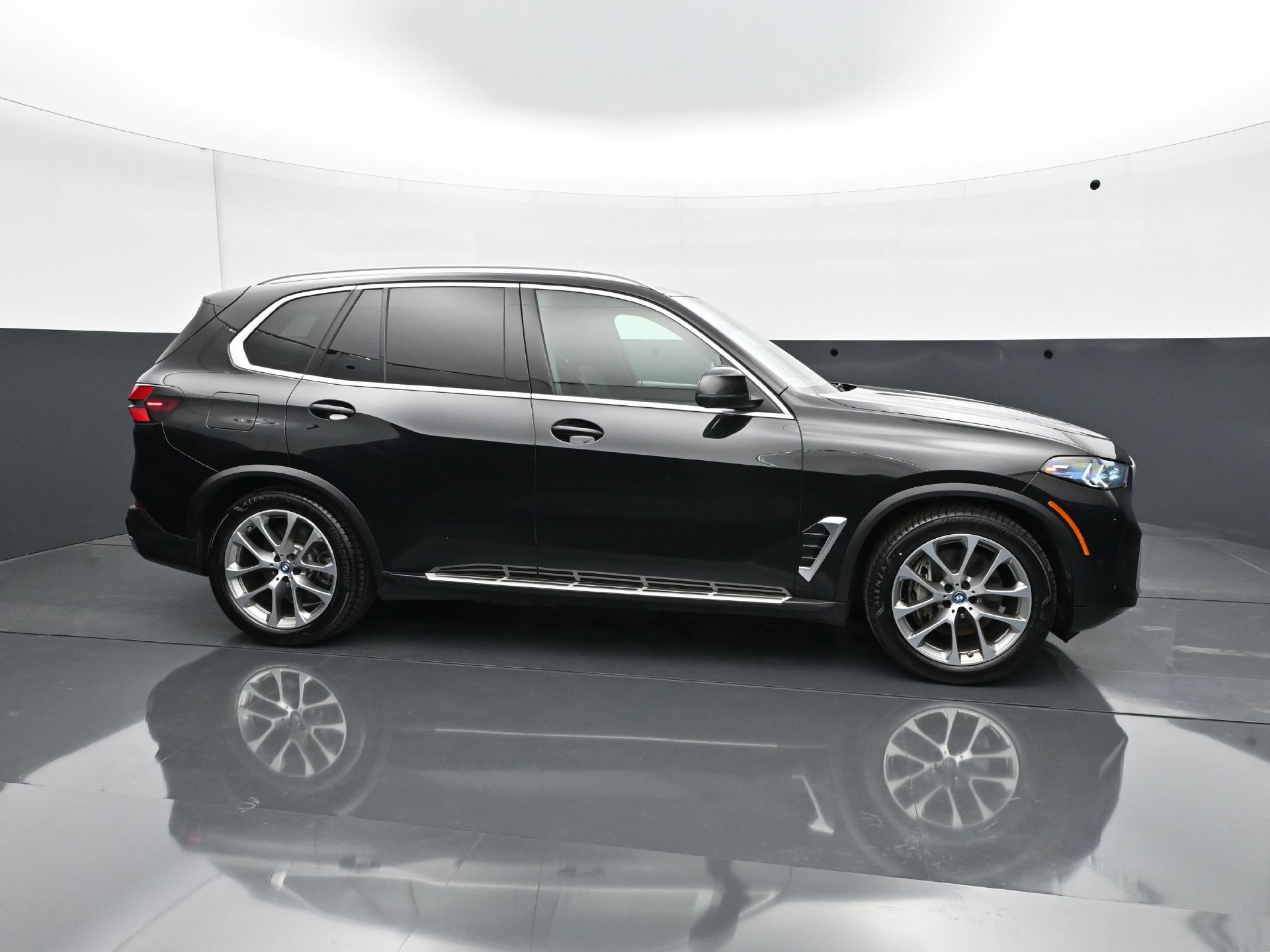 Used 2025 BMW X5 xDrive50e AWD/4WD image 8
