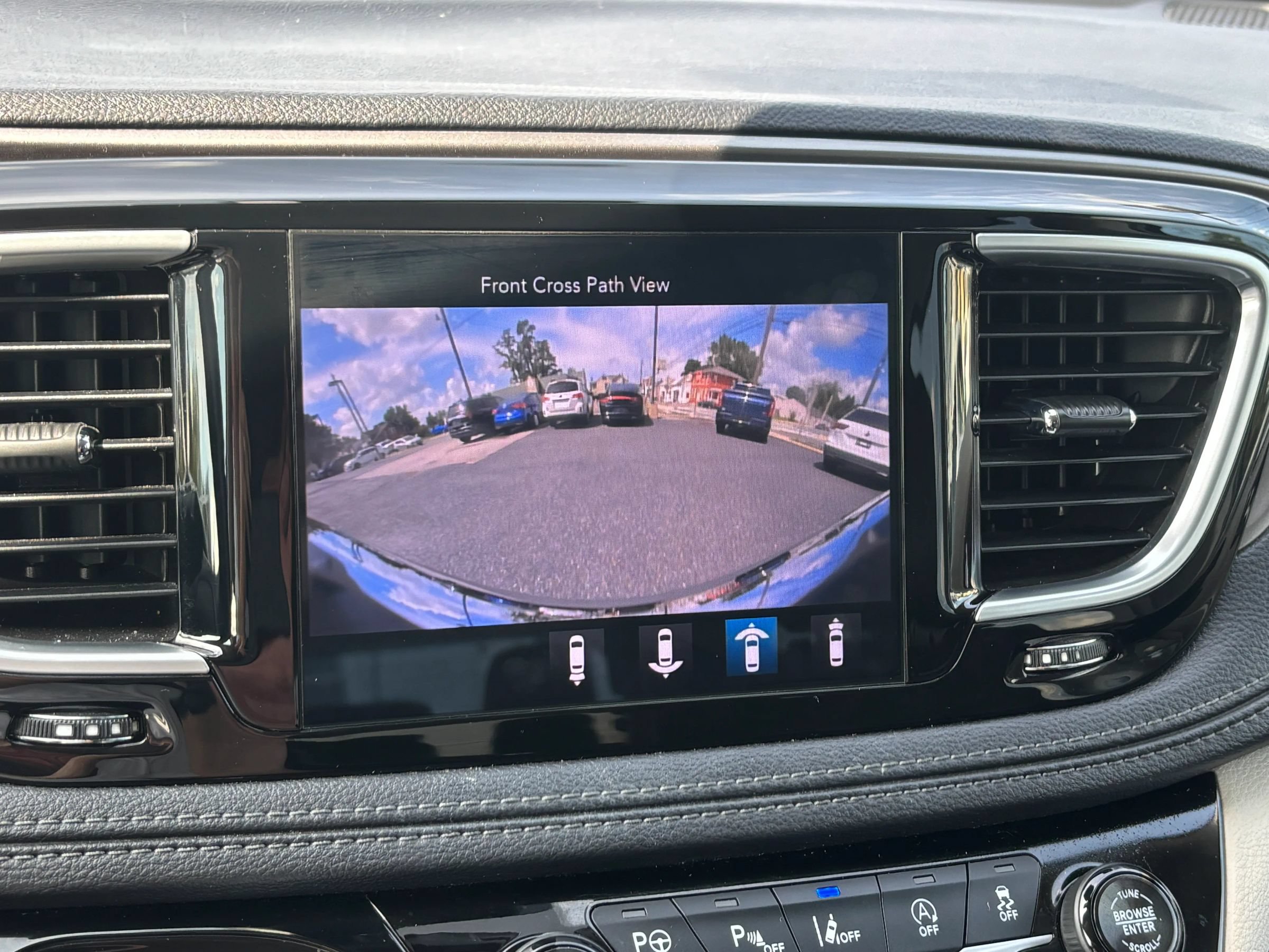 Used 2018 Chrysler Pacifica Limited w/ Advanced Safetytec Group FWD image 42