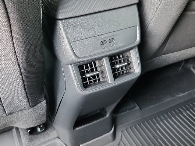 New 2027 Chevrolet Equinox LT w/ LPO, Floor Liner Package FWD image 16