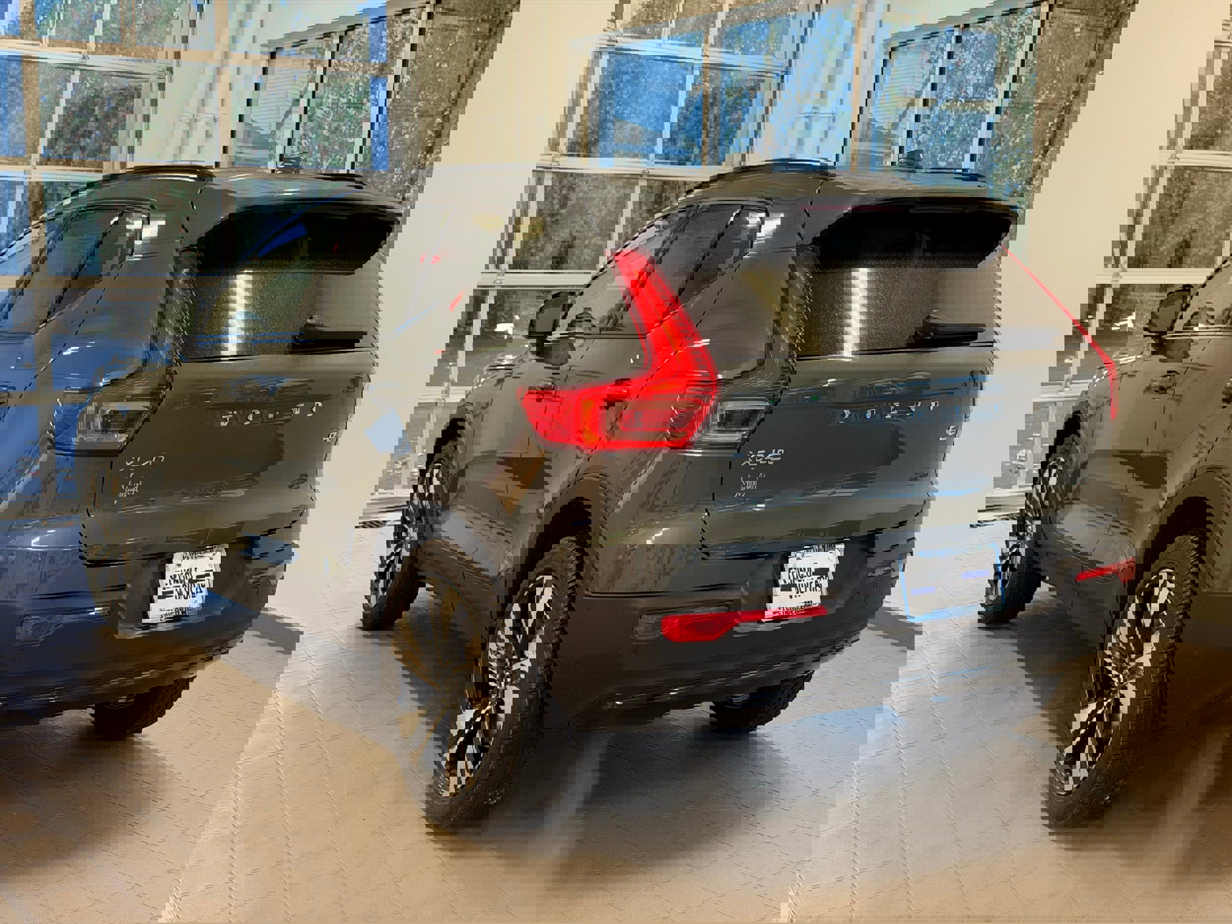 New 2026 Volvo XC40 B5 Ultra w/ Protection Package Premier image 7