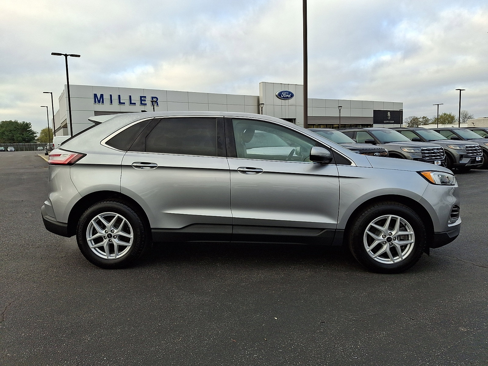 Certified 2023 Ford Edge SEL w/ Convenience Package image 7