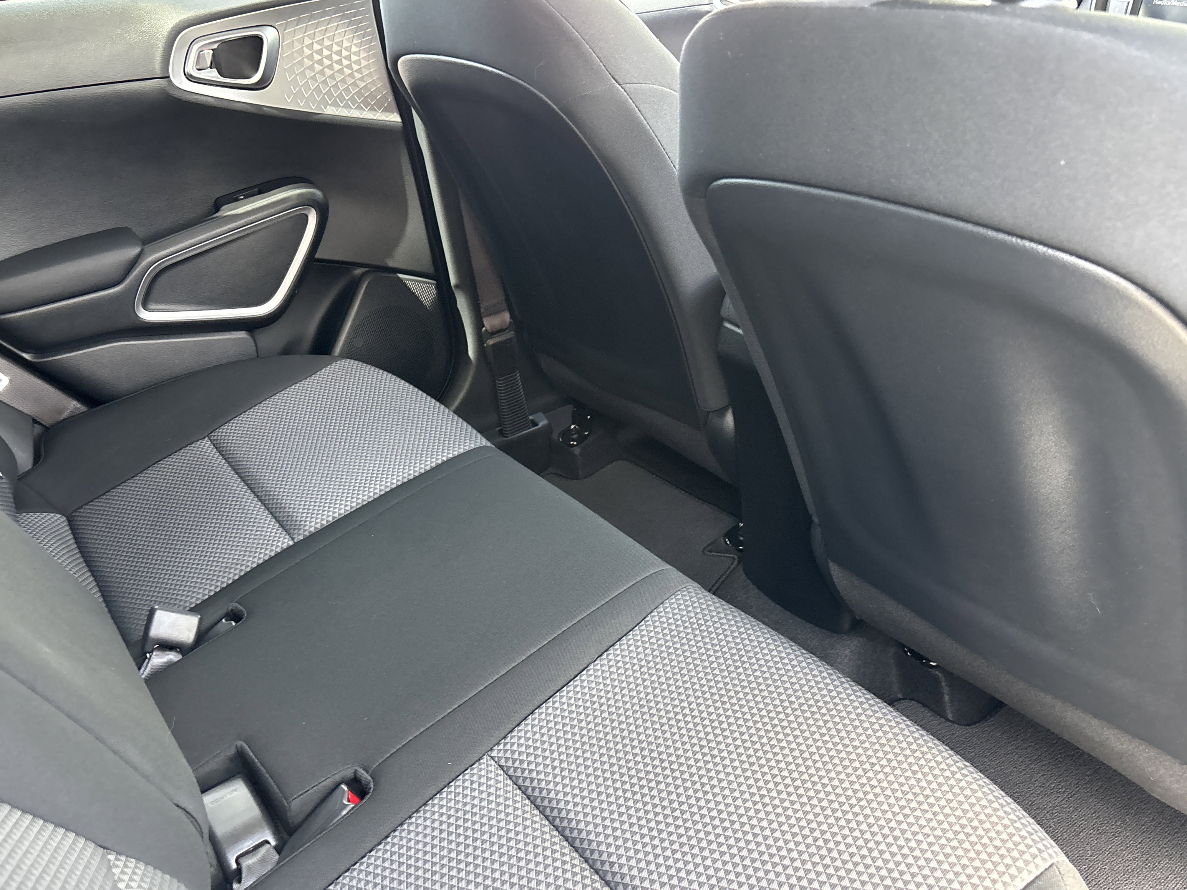 Certified 2025 Kia Soul LX w/ LX Technology Package FWD image 11