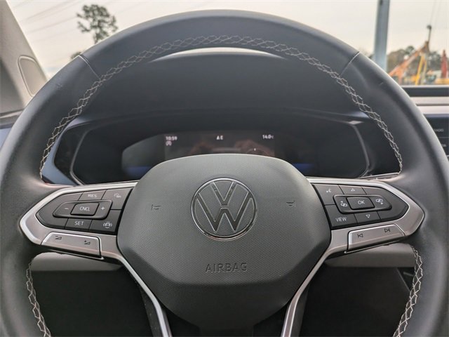 Certified 2022 Volkswagen Taos SE image 29