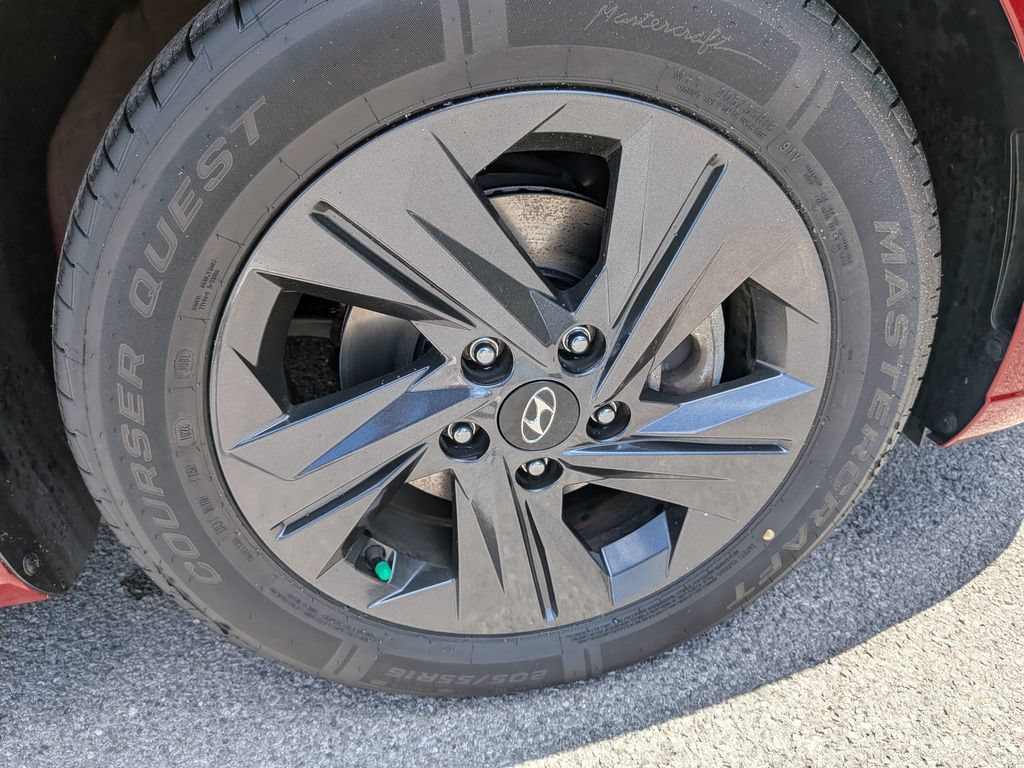 Used 2023 Hyundai Elantra SEL FWD image 39