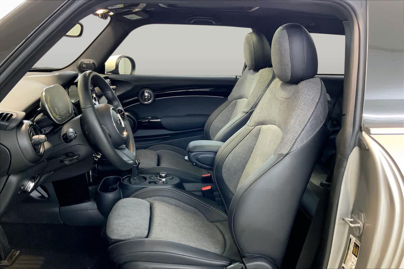 Used 2024 MINI Cooper SE w/ Signature Upholstery Package FWD image 7