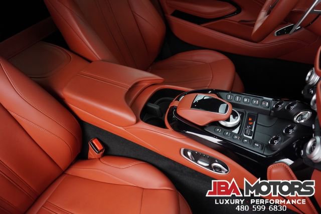 Used 2021 Aston Martin V8 Vantage Coupe image 29