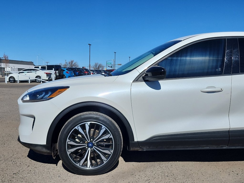 Used 2021 Ford Escape SE w/ SE Sport Appearance Package image 10