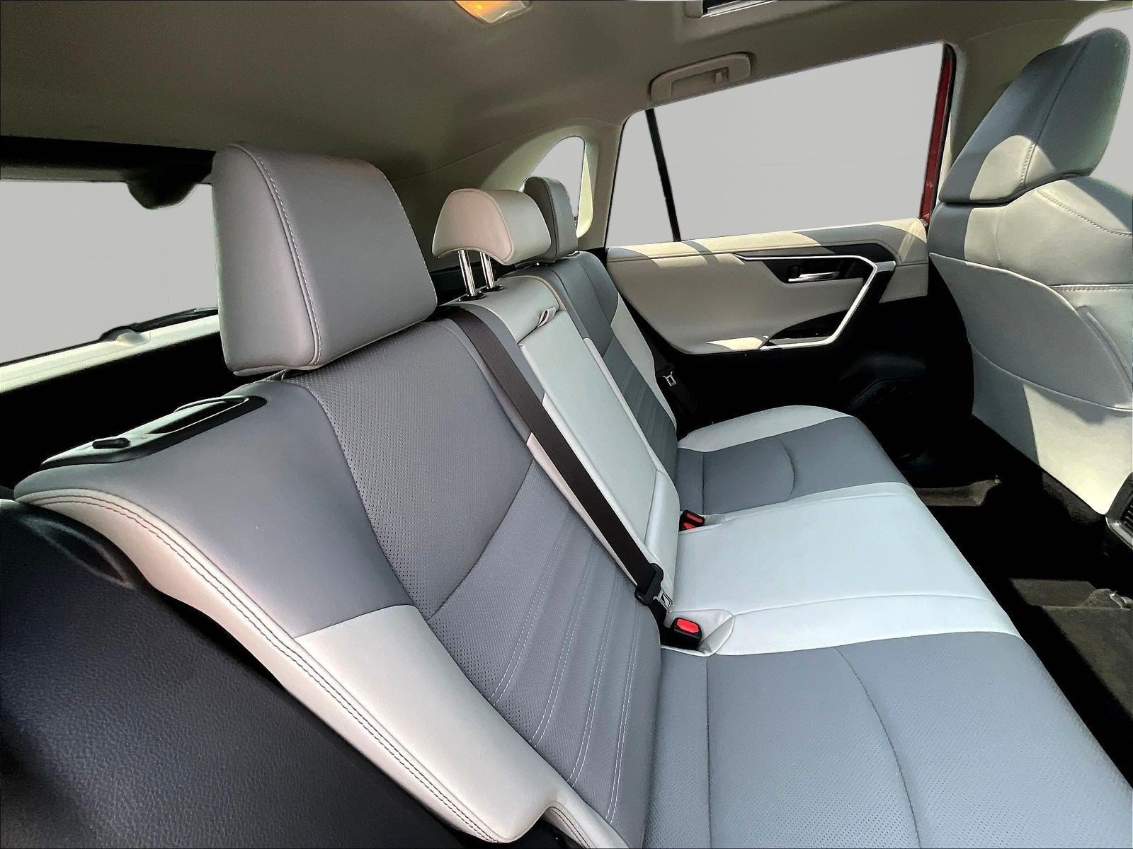 Used 2019 Toyota RAV4 Limited AWD/4WD image 25