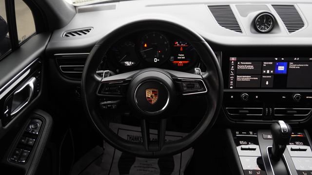 Used 2023 Porsche Macan image 17