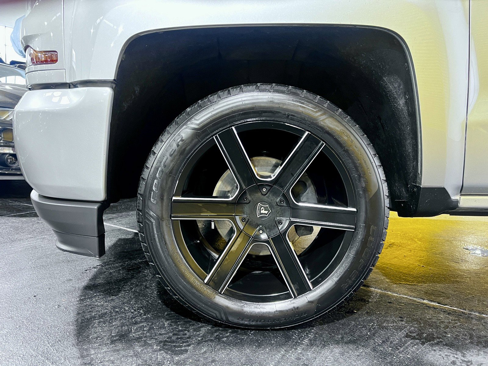 Used 2018 Chevrolet Silverado 1500 Custom w/ Trailering Package image 23