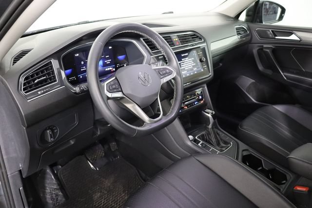 Used 2023 Volkswagen Tiguan SE FWD image 24