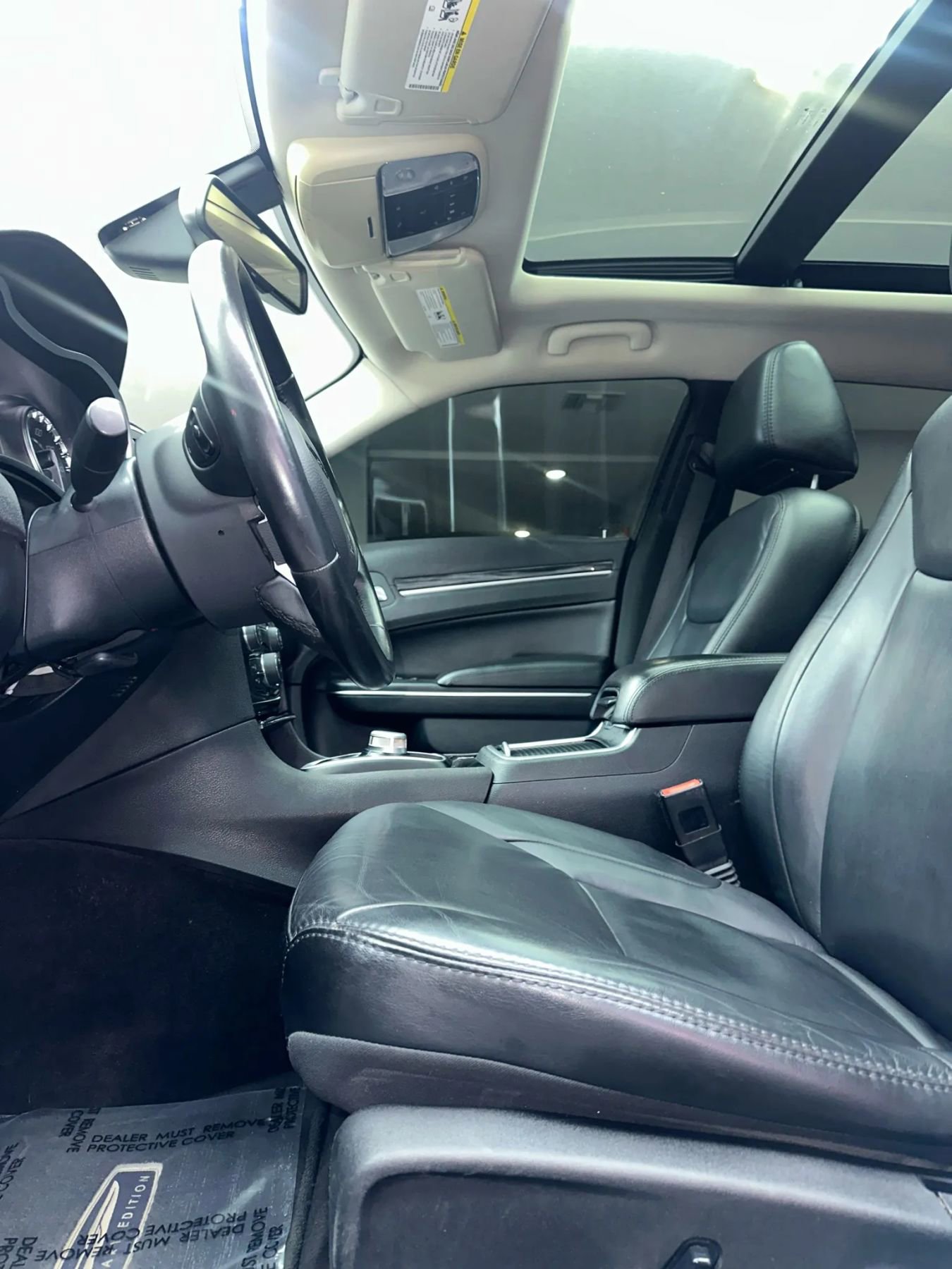 Used 2016 Chrysler 300 Limited image 11