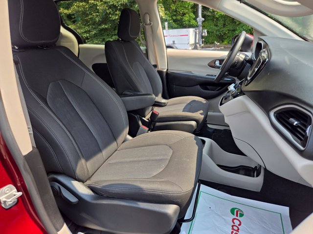 Used 2023 Chrysler Voyager LX FWD image 19