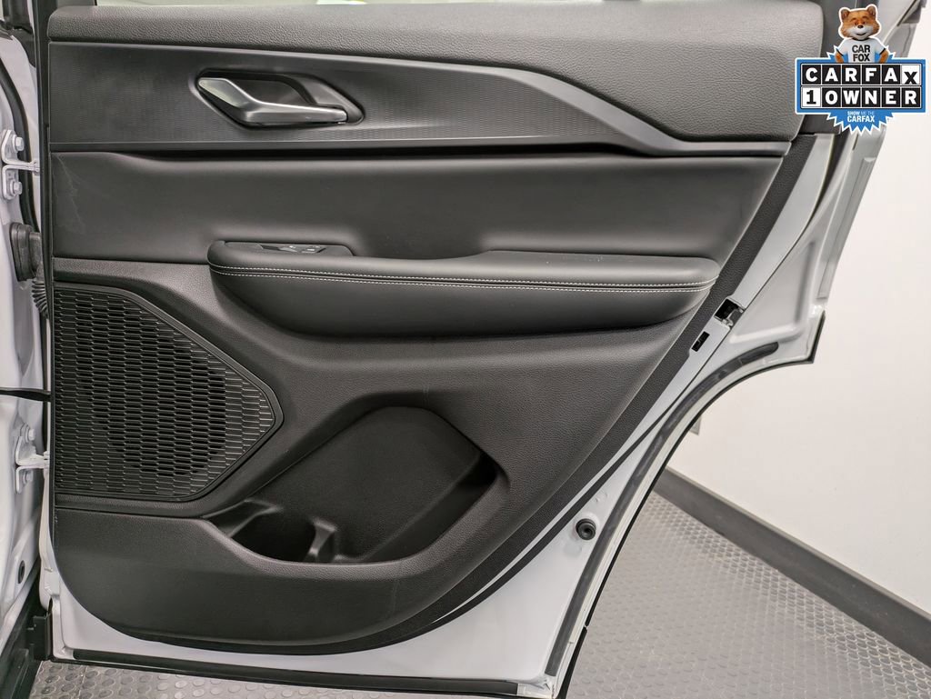 Used 2024 Jeep Grand Cherokee Altitude image 26