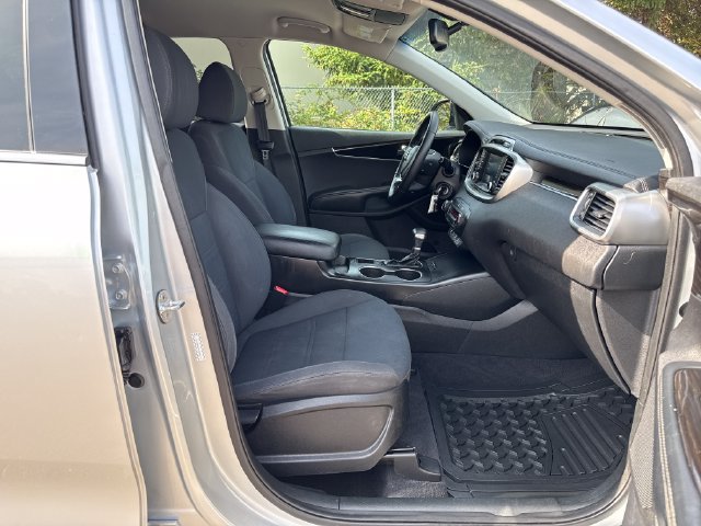 Used 2019 Kia Sorento FWD w/ Option Group 020 image 9