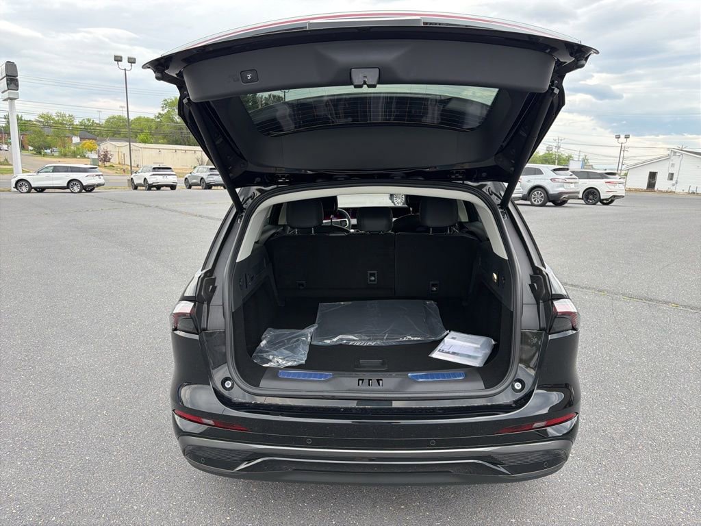 New 2026 Lincoln Nautilus Reserve w/ Jet Appearance Package AWD/4WD image 16