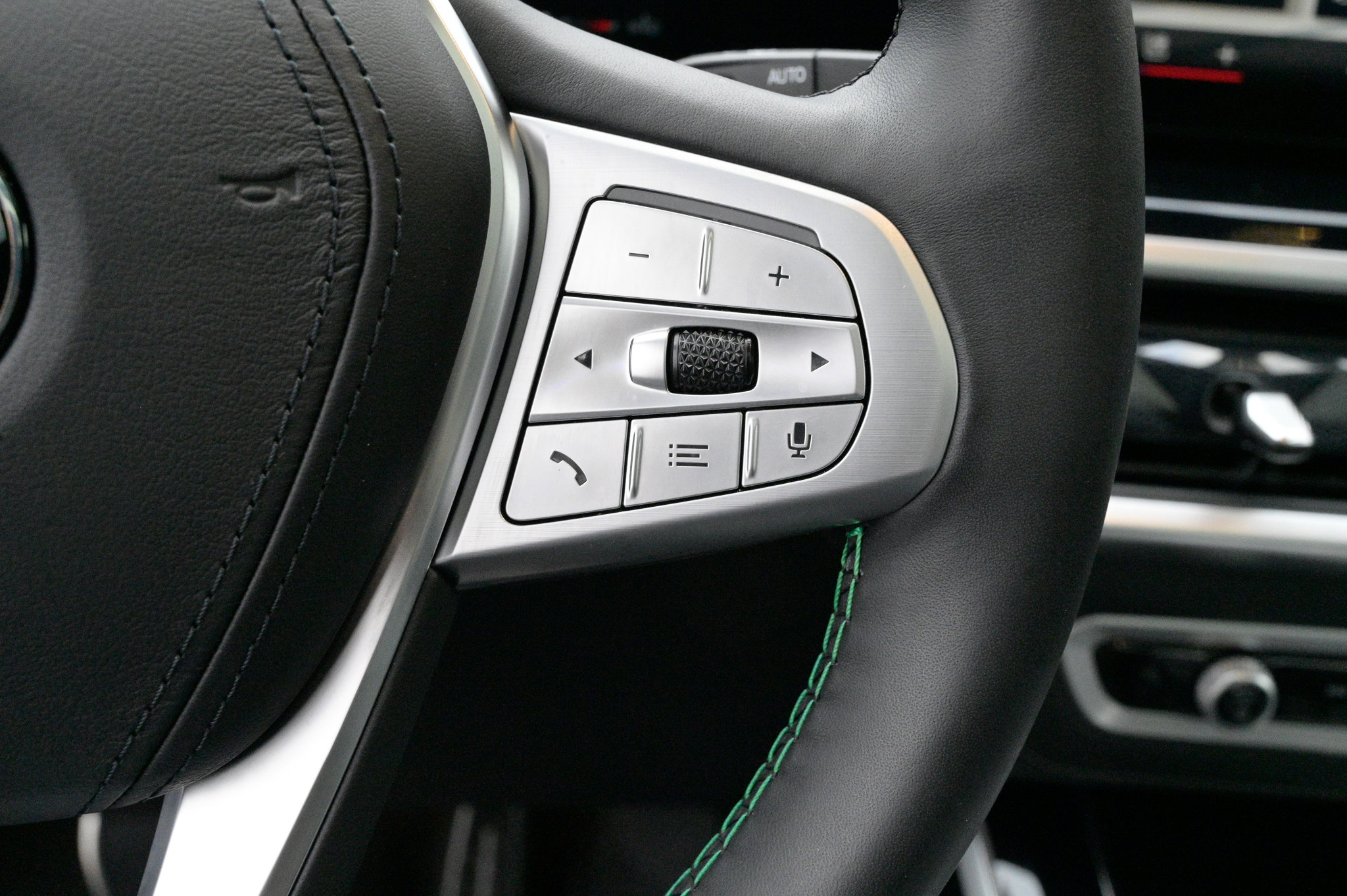 Used 2025 BMW ALPINA XB7 image 24