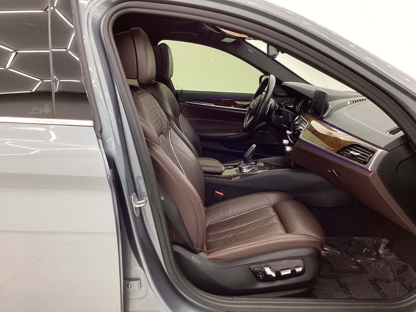 Used 2019 BMW 540i xDrive w/ Convenience Package image 15