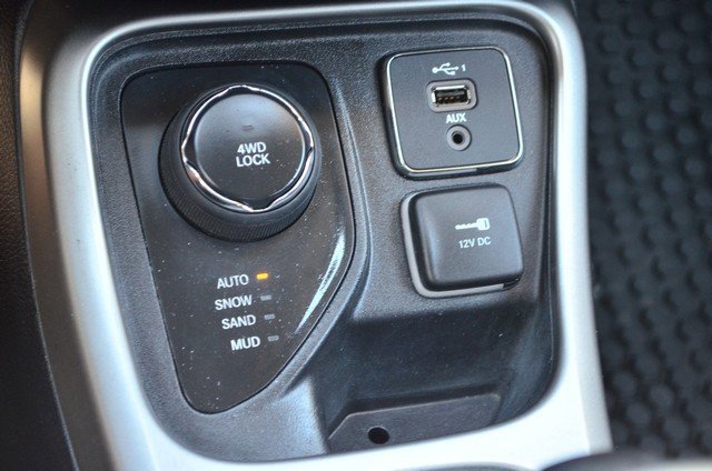 Used 2020 Jeep Compass Latitude w/ Cold Weather Group image 30