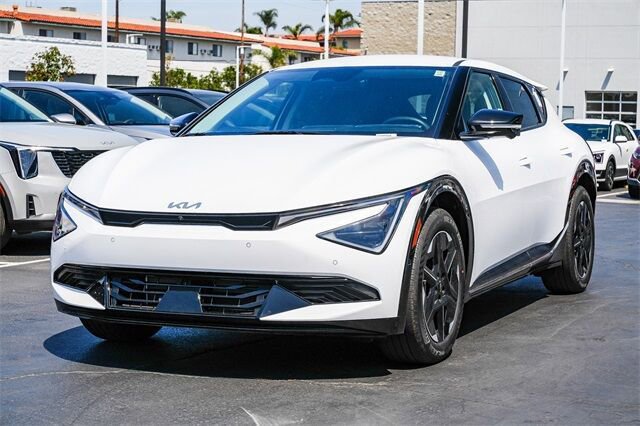 New 2025 Kia EV6 Wind image 3