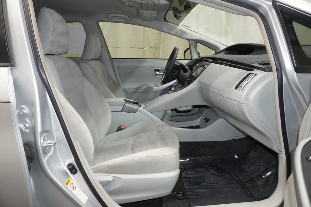 Used 2015 Toyota Prius Two FWD image 12