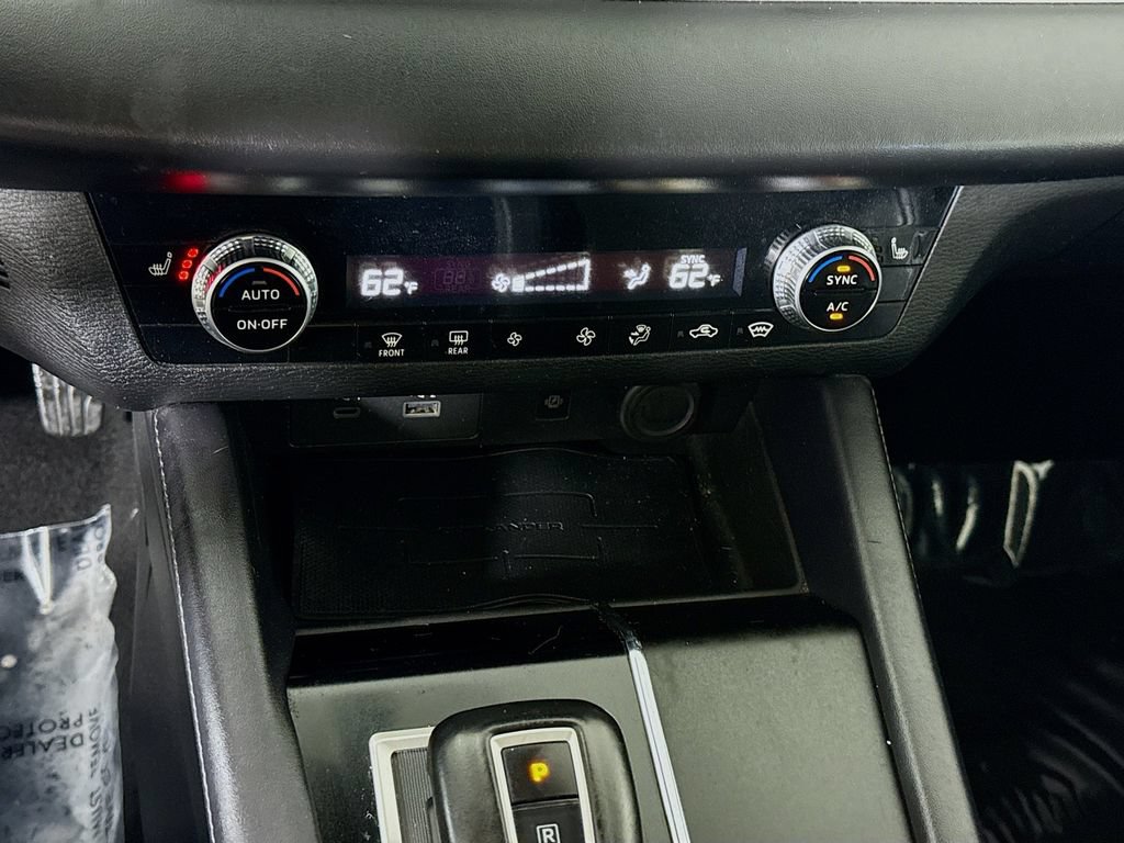 Used 2024 Mitsubishi Outlander SE Black Edition AWD/4WD image 8