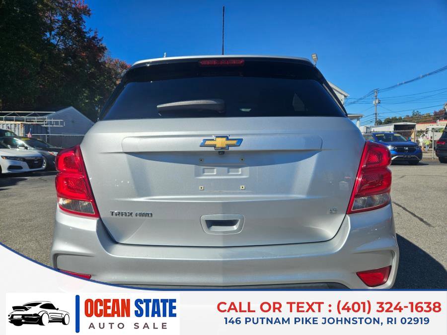 Used 2017 Chevrolet Trax LT w/ LT Convenience Package image 4