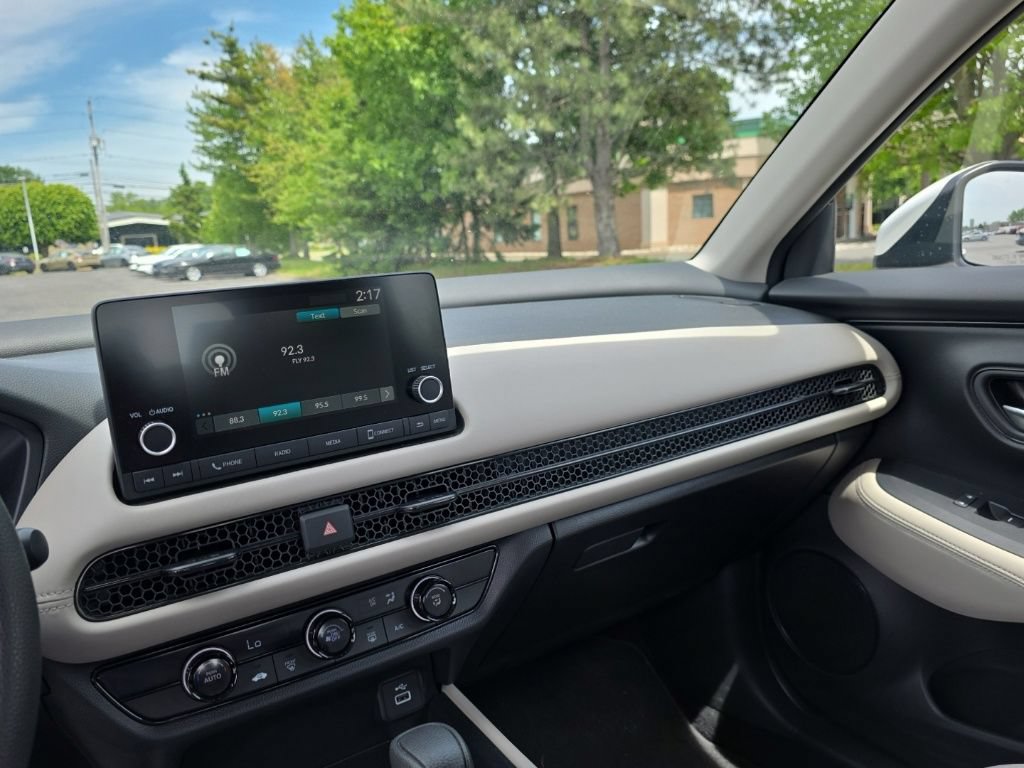Used 2025 Honda HR-V LX image 21