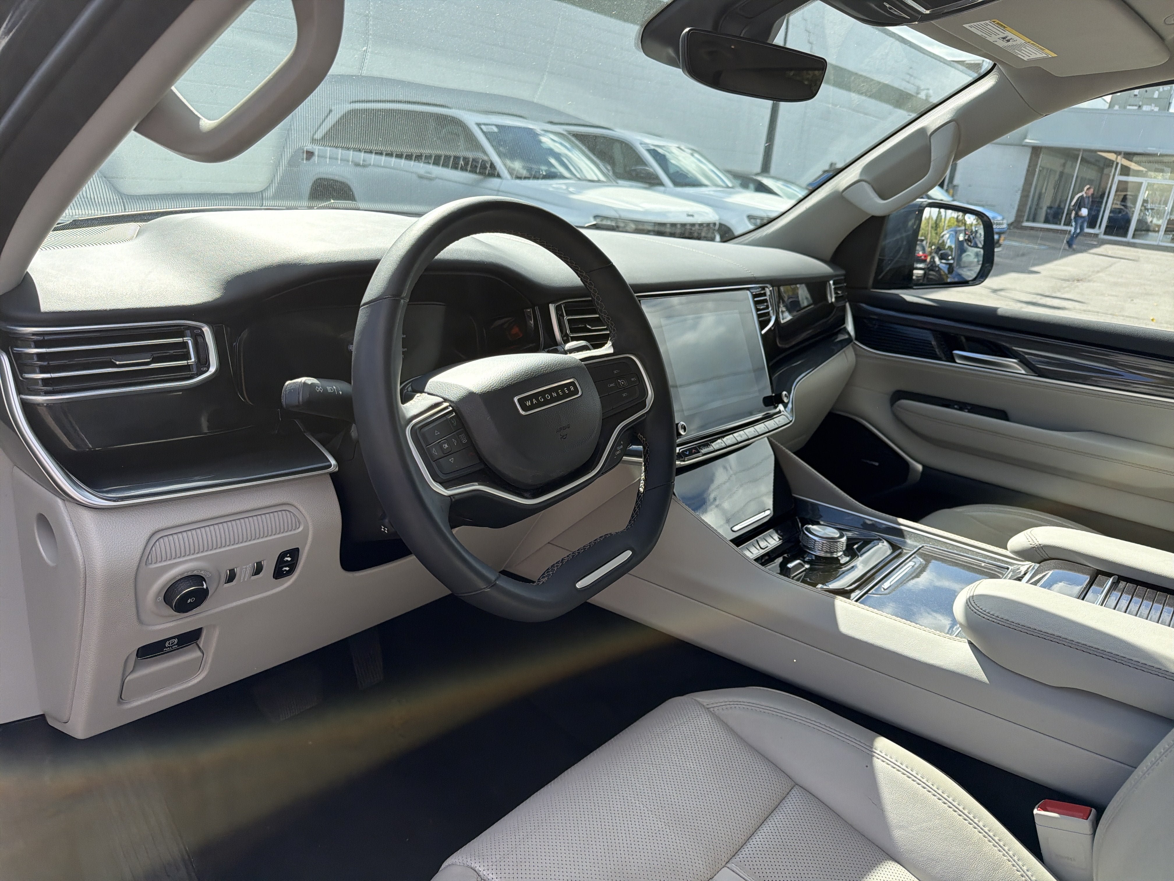 Used 2022 Jeep Wagoneer Series I AWD/4WD image 8