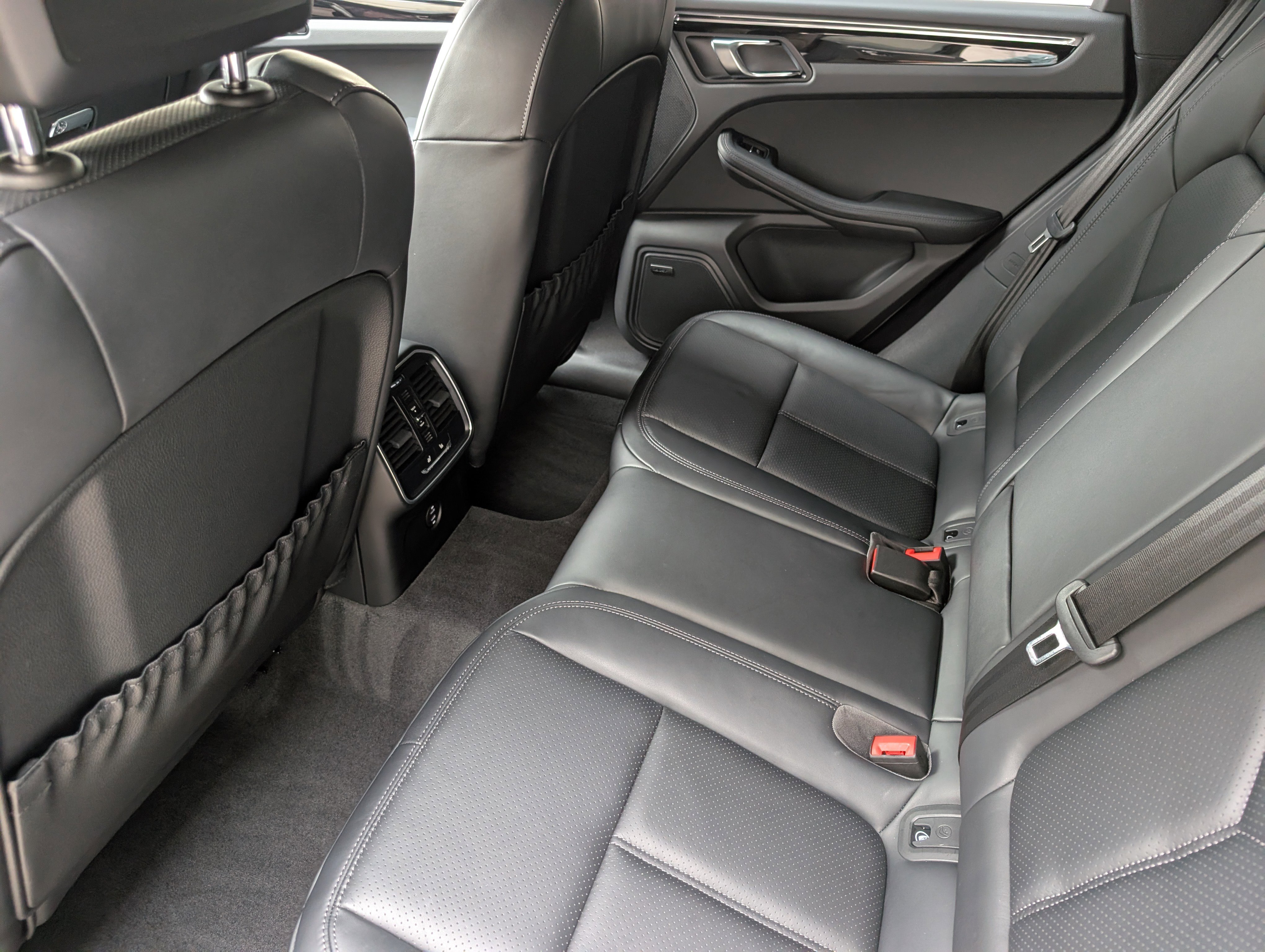 Certified 2025 Porsche Macan image 21