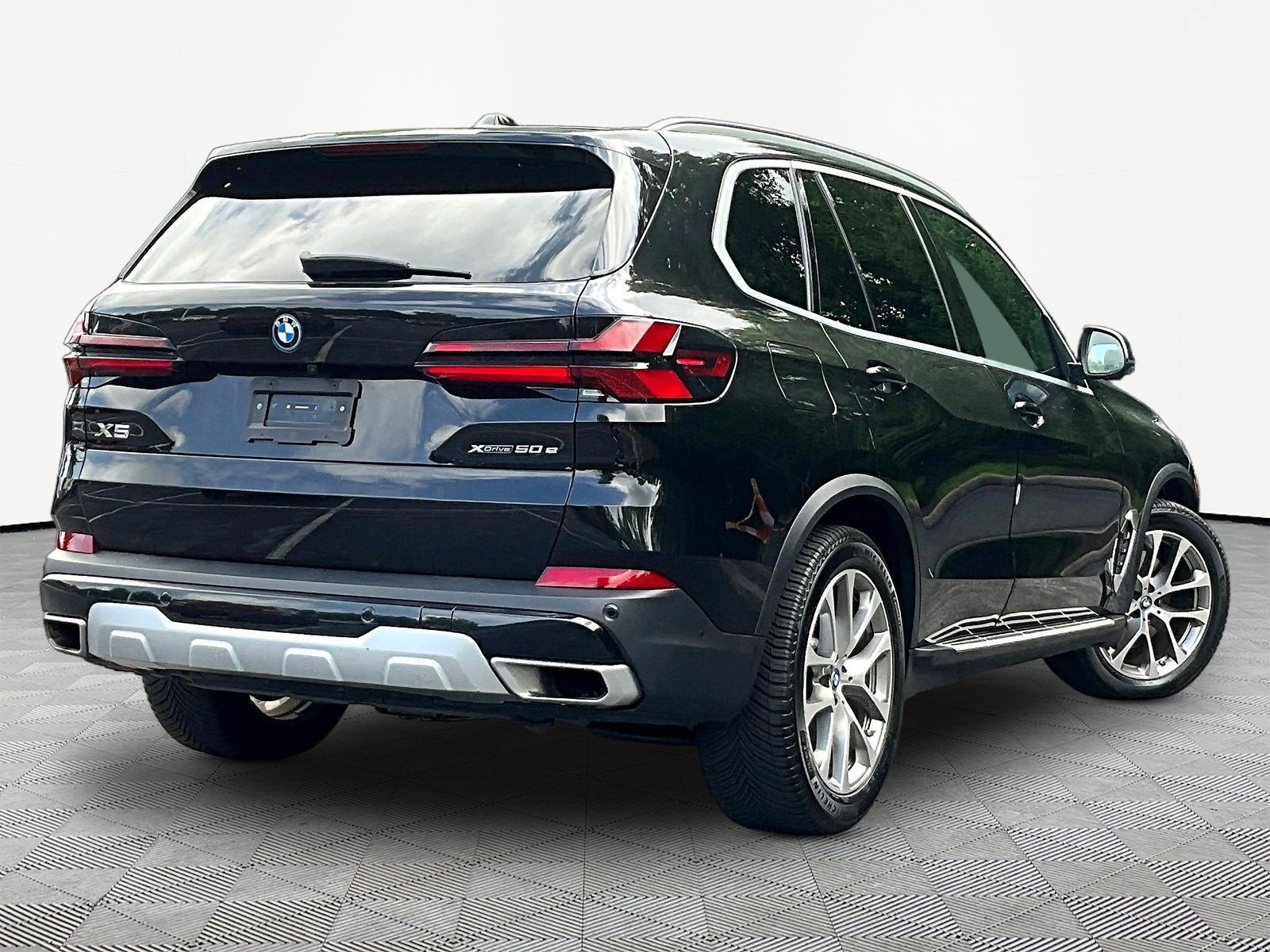 Used 2024 BMW X5 xDrive50e AWD/4WD image 6
