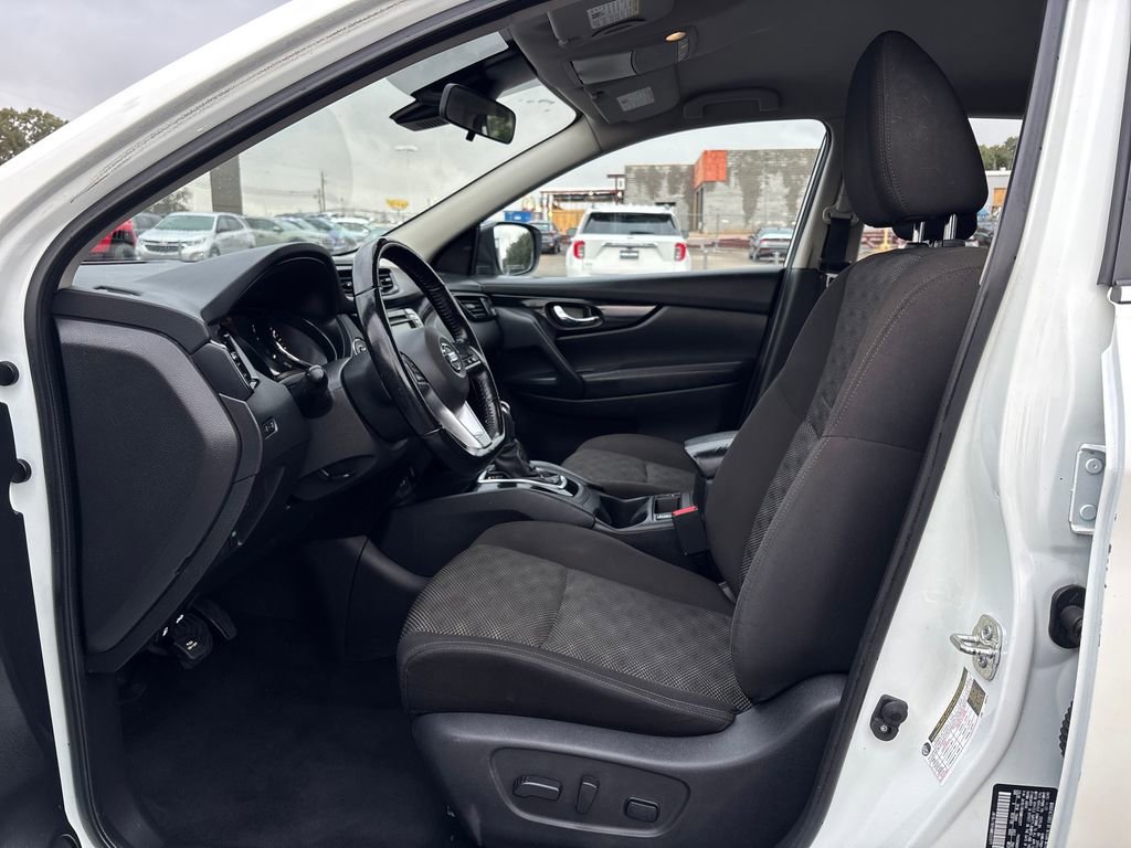 Used 2021 Nissan Rogue Sport SV image 13