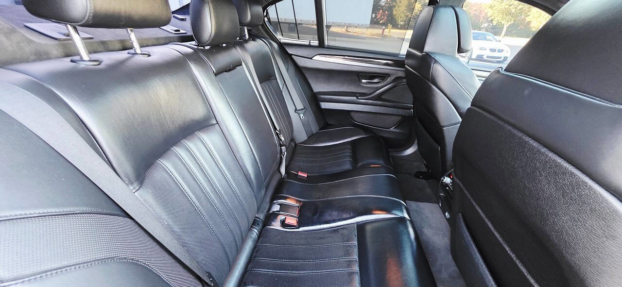 Used 2013 BMW M5 image 23