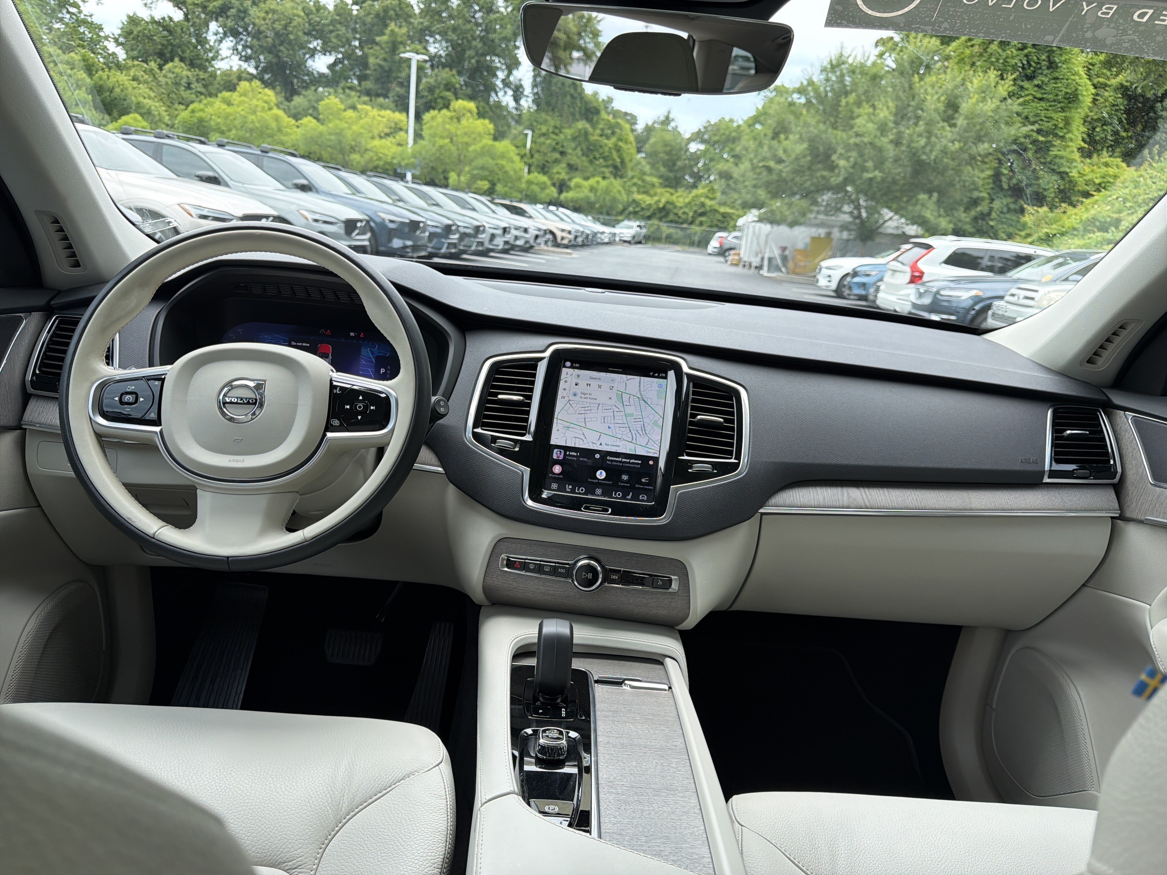 Certified 2023 Volvo XC90 B5 Plus AWD/4WD image 30