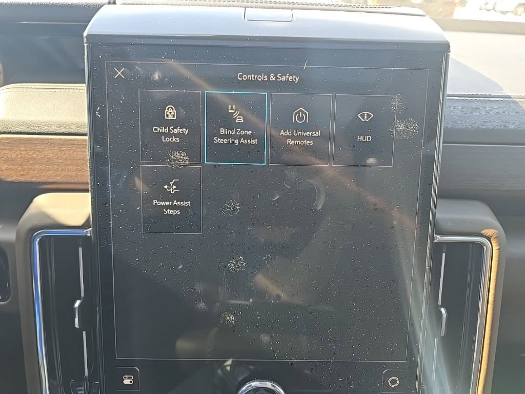 Used 2025 GMC Yukon XL Denali Ultimate AWD/4WD image 33