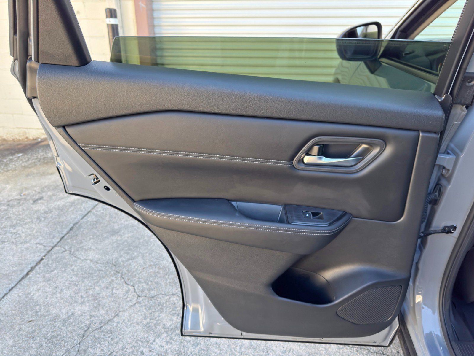 Used 2024 Nissan Rogue SL FWD image 37