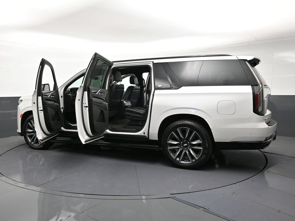 Certified 2022 Cadillac Escalade ESV Sport w/ Touring Package AWD/4WD image 35