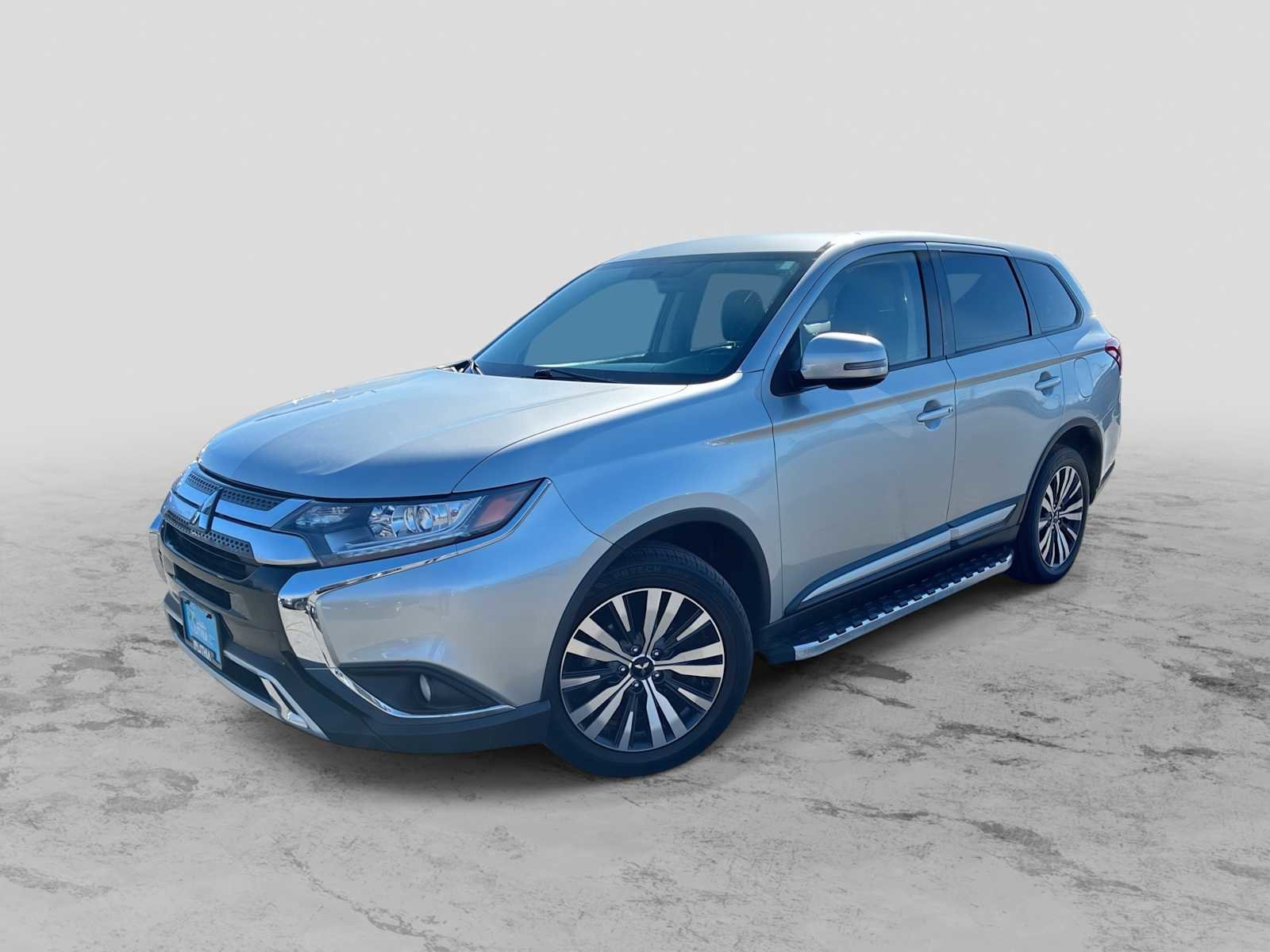 Used 2019 Mitsubishi Outlander SE image 1