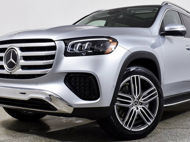 New 2026 Mercedes-Benz GLS 450 4MATIC image 3