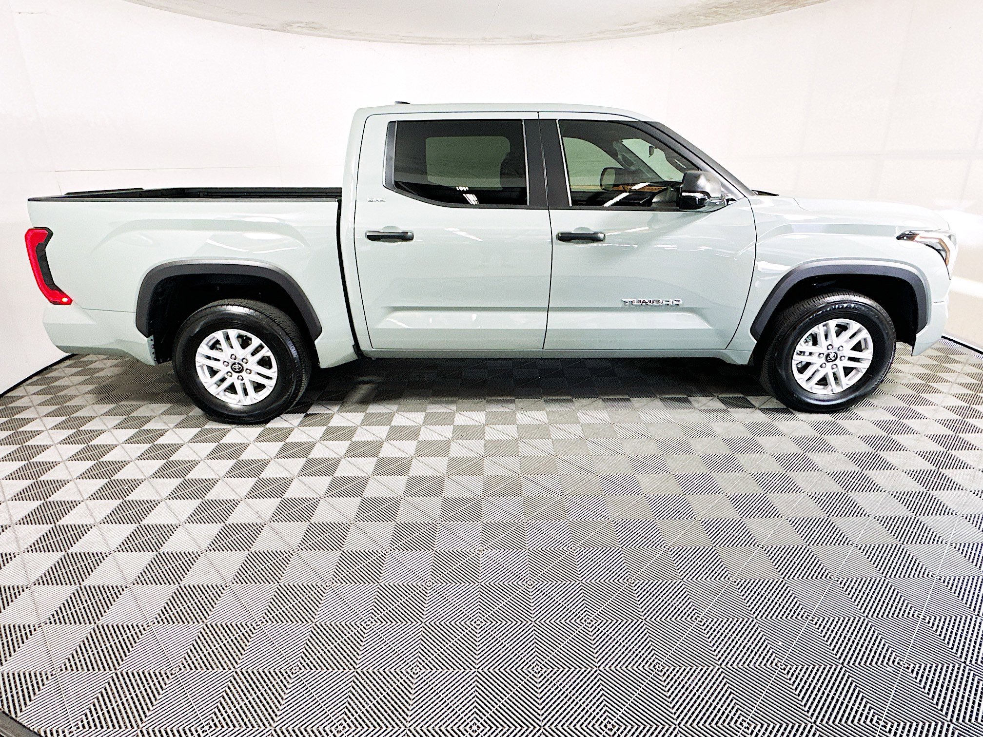 Used 2025 Toyota Tundra SR5 w/ SR5 Convenience Package image 2