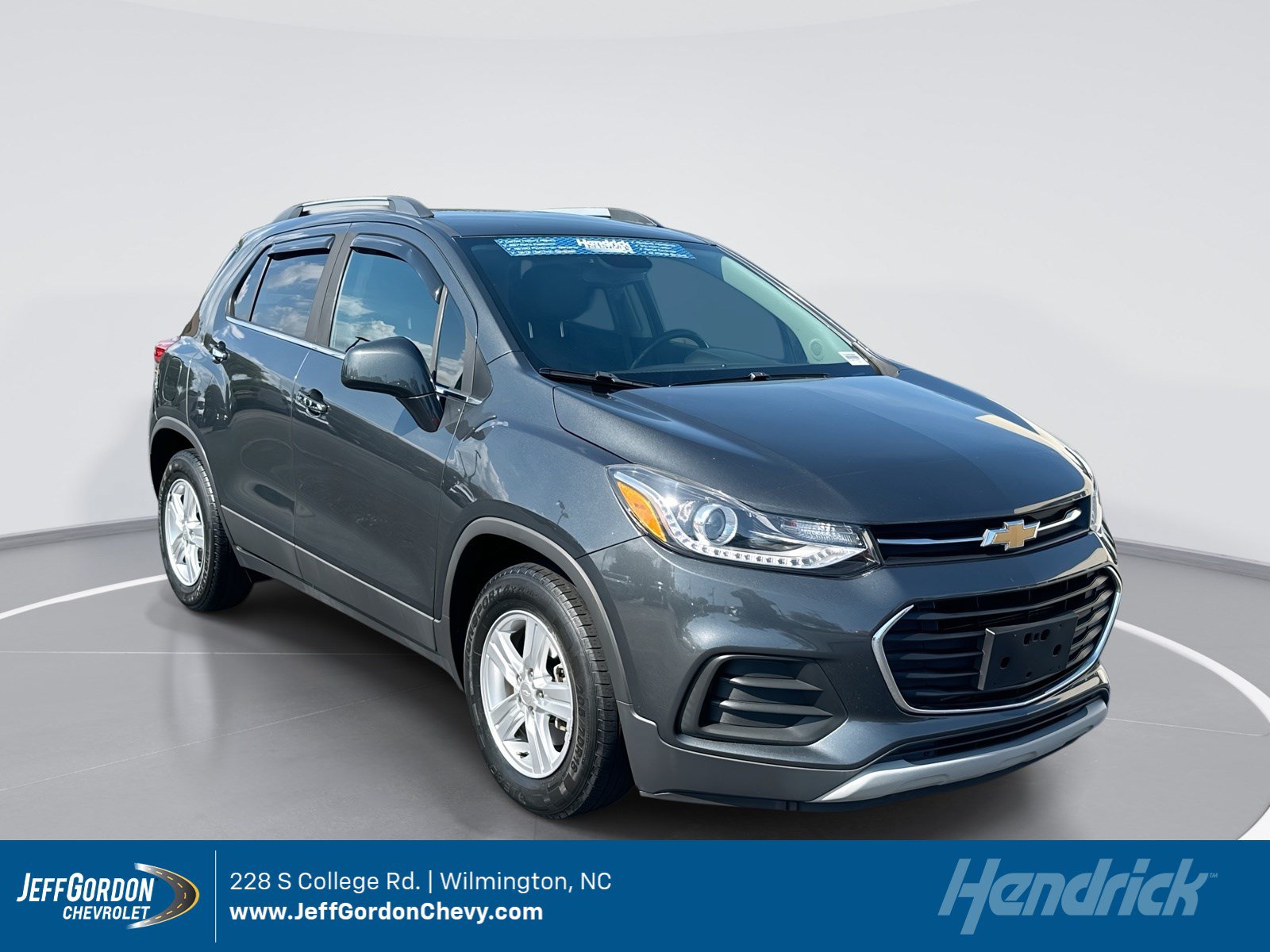 Used 2020 Chevrolet Trax LT w/ Driver Confidence Package FWD image 1