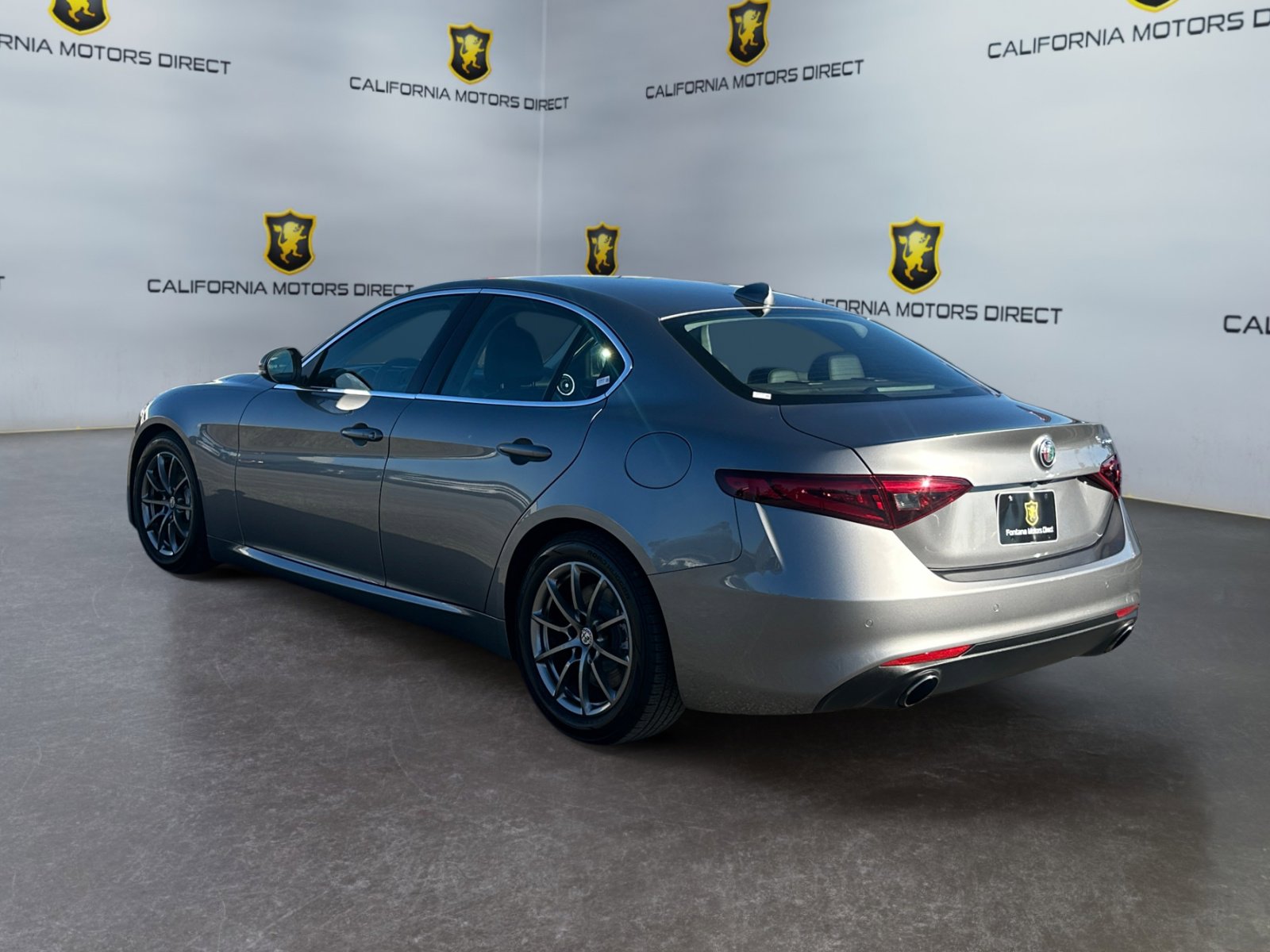 Used 2018 Alfa Romeo Giulia image 3